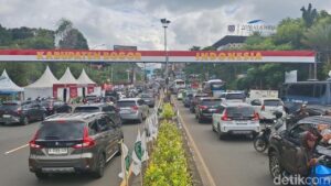 Polisi Berlakukan One Way ke Puncak Bogor Antisipasi Lonjakan Kendaraan Pagi Ini