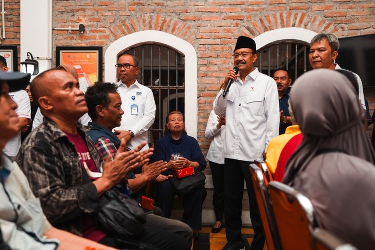 Mensos Pastikan Penyaluran BLTS Berlanjut Hingga Dini Hari, Termasuk di Wilayah Bencana