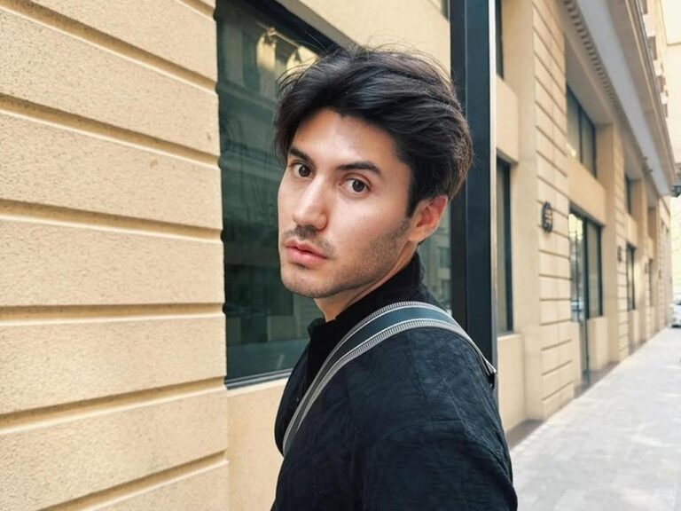 Bara Valentino Ungkap Kesedihan Mendalam di Akhir 2025 Tanpa Kehadiran Ayah