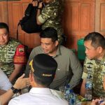 Momen Santai Seskab Teddy, Bobby Nasution, dan KSAD Ngopi di Warung Pinggir Jalan Tapsel