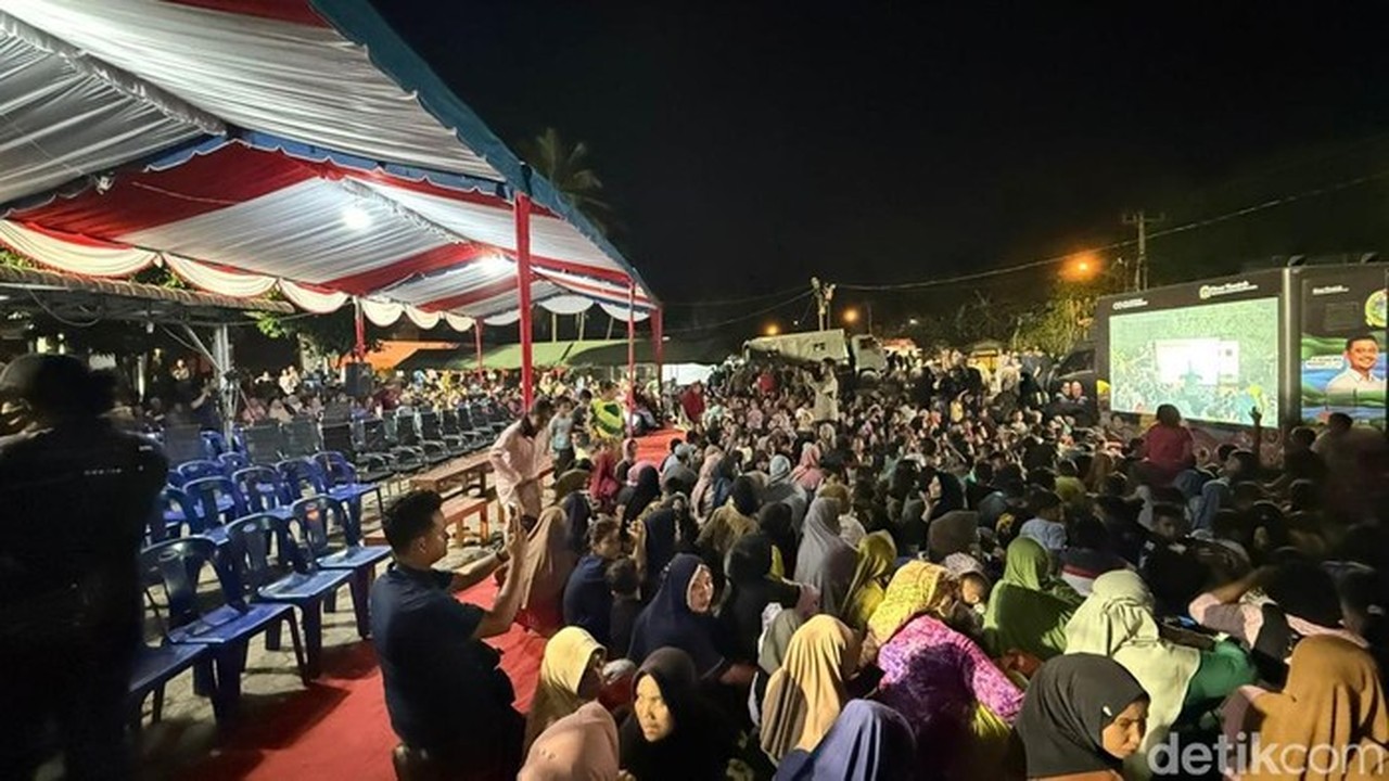 Prabowo Subianto Akan Rayakan Tahun Baru Bersama Korban Bencana Tapsel, Nonton Layar Tancap