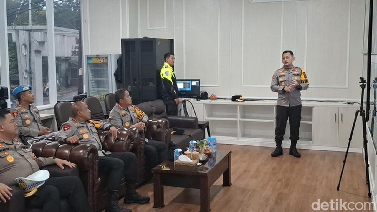 Kapolres Bogor Paparkan Strategi Rekayasa Lalin Puncak kepada Kapolda Jabar Jelang Tahun Baru