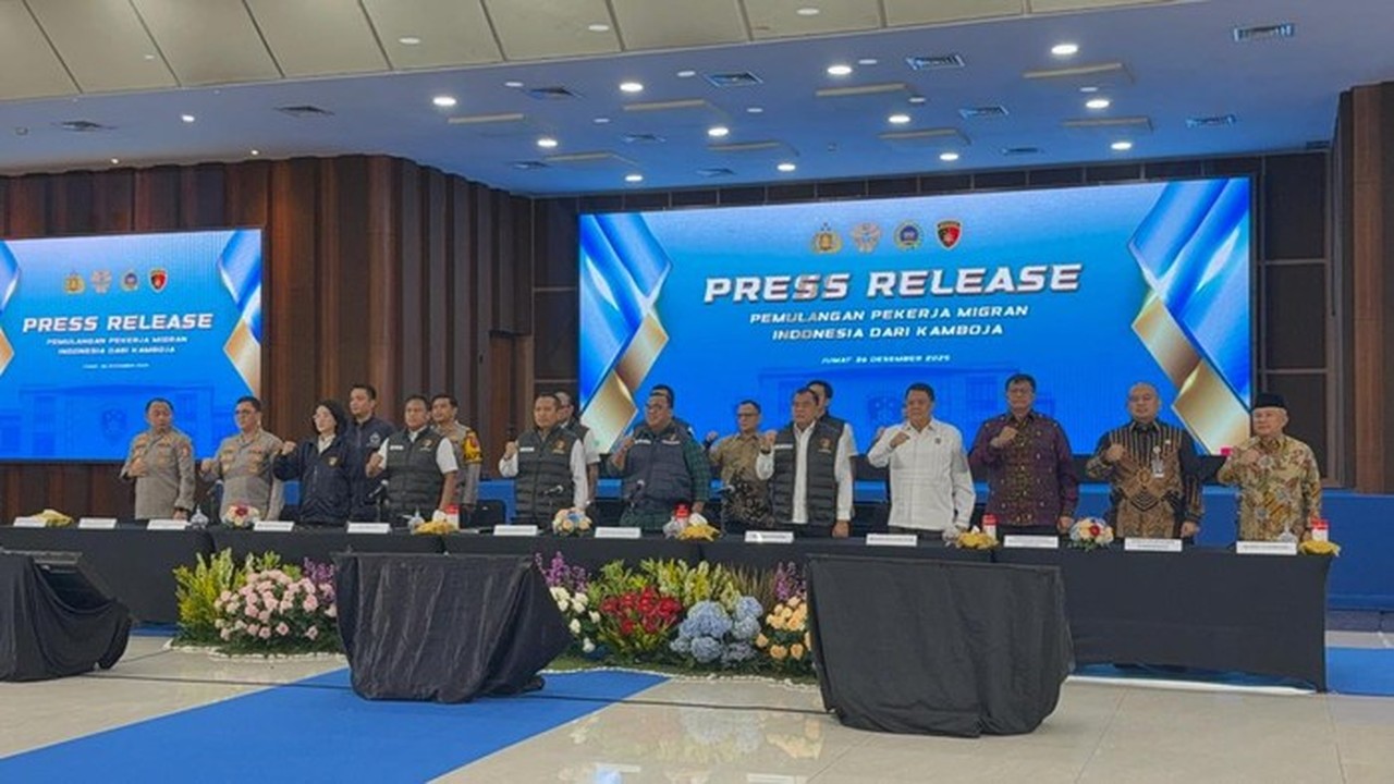 Polri Berhasil Pulangkan 9 WNI Korban TPPO di Kamboja, KSPSI dan Bupati Kuningan Apresiasi Gerak Cepat Polri Berhasil Pulangkan 9 WNI Korban TPPO di Kamboja, KSPSI dan Bupati Kuningan Apresiasi Gerak Cepat