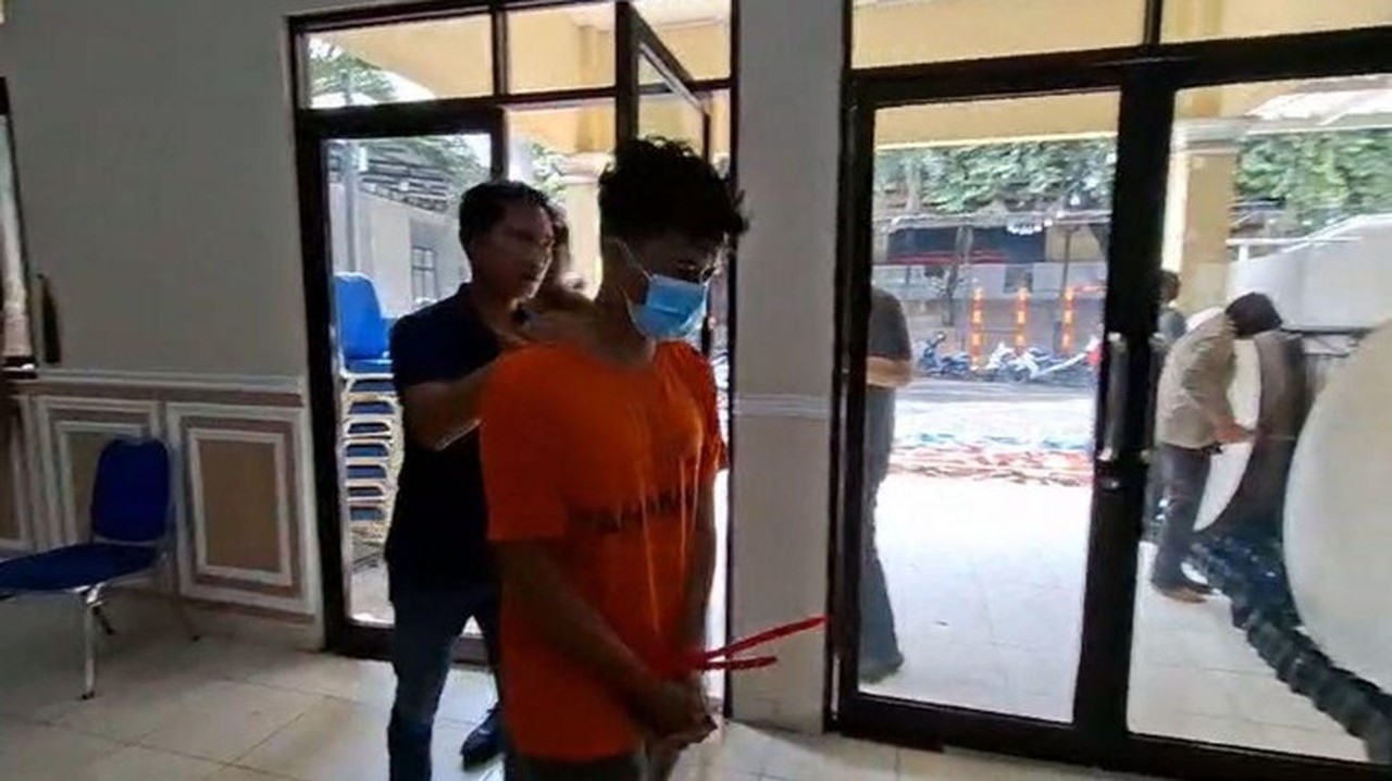 Motif Asmara Terungkap: Pria di Depok Teror 10 Sekolah Gegara Lamaran Ditolak