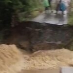 Jembatan Penghubung Desa di Tanah Laut Putus Diterjang Banjir, Satu Warga Tewas