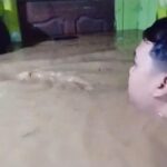Banjir Bandang Terjang Balangan Kalsel, Air Capai Atap Rumah Warga
