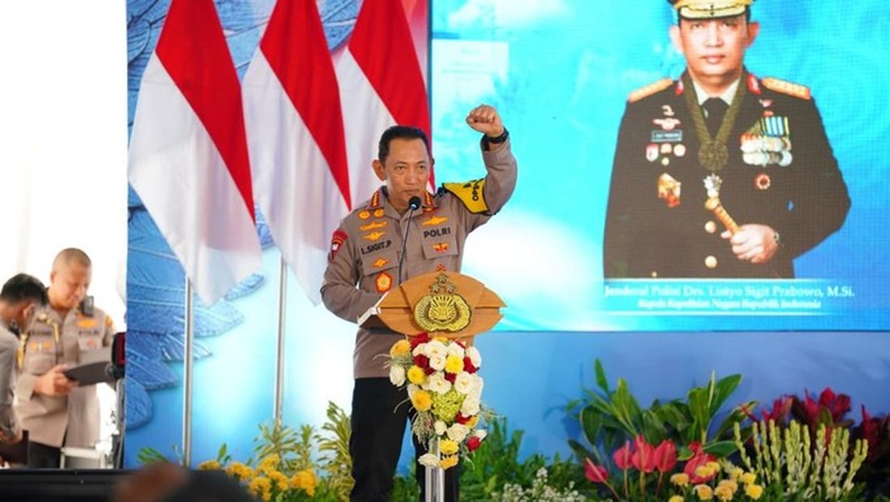 Kapolri Jenderal Sigit: Jaga Semangat Marsinah untuk Perjuangan Buruh yang Terukur Kapolri Jenderal Sigit: Jaga Semangat Marsinah untuk Perjuangan Buruh yang Terukur