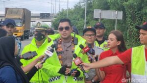 Antisipasi Macet Nataru, Polisi Ingatkan Truk Sumbu 3 Tak Lewati Tol Cikampek