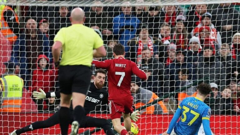 Babak I Liga Inggris: Liverpool Ungguli Wolves 2-0 Berkat Gol Gravenberch dan Wirtz