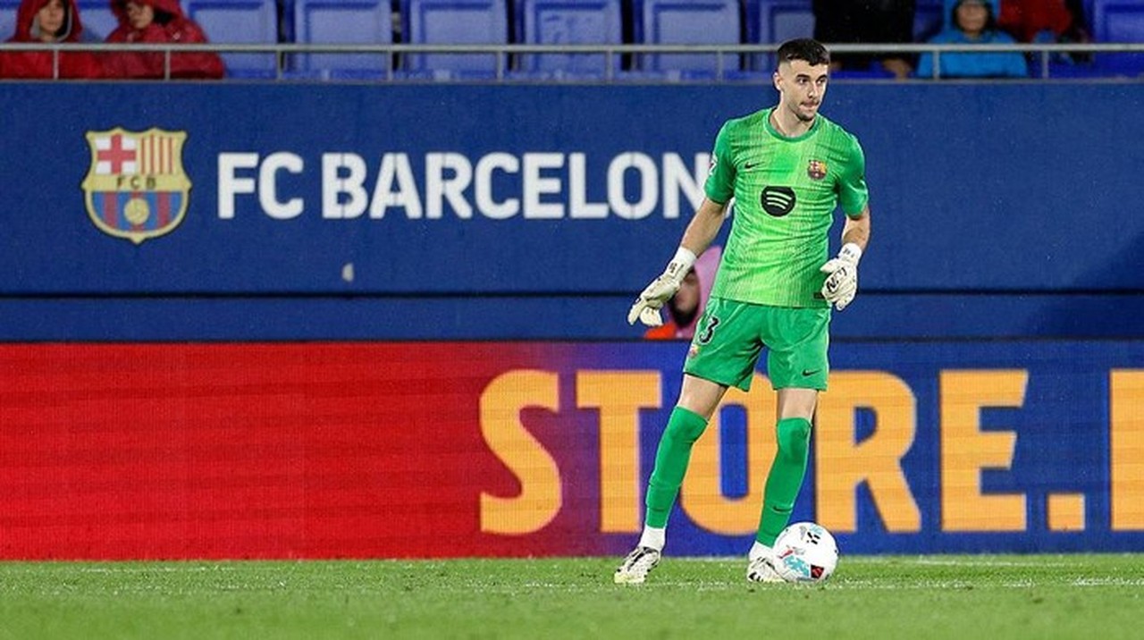 Derby Catalan Memanas: Espanyol Antisipasi Serangan Suporter ke Kiper Barcelona, Joan Garcia Derby Catalan Memanas: Espanyol Antisipasi Serangan Suporter ke Kiper Barcelona, Joan Garcia