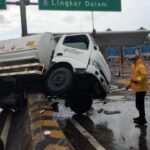 Truk Tangki Oleng di Tol JORR, Sopir Diduga Kurang Konsentrasi Akibat Kecelakaan Tunggal