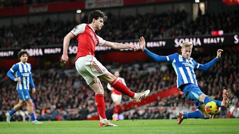 Declan Rice Dipuji Setinggi Langit Usai Tampil Gemilang di Posisi Tak Biasa Declan Rice Dipuji Setinggi Langit Usai Tampil Gemilang di Posisi Tak Biasa