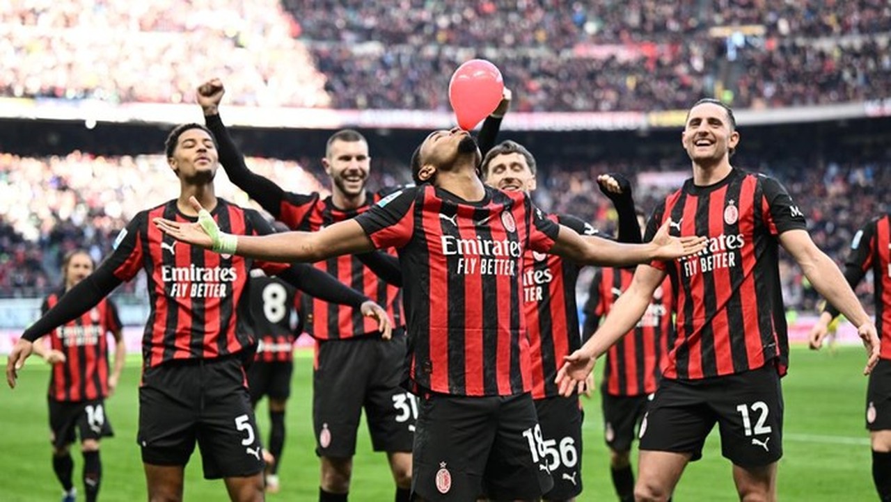 AC Milan Puncaki Klasemen Serie A Usai Libas Hellas Verona 3-0 Berkat Brace Nkunku AC Milan Puncaki Klasemen Serie A Usai Libas Hellas Verona 3-0 Berkat Brace Nkunku