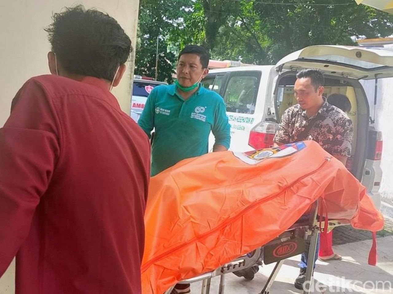 Tiga Sekeluarga Ditemukan Tak Bernyawa di Situbondo, Penyebab Kematian Masih Misteri