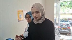 Inara Rusli Datangi Polda Metro Jaya, Konfirmasi Keinginan Cabut Laporan Penipuan