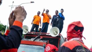 Buruh Tuntut UMP Jakarta Naik Jadi Rp 5,8 Juta, Nilai Rp 5,7 Juta Dinilai Tak Masuk Akal