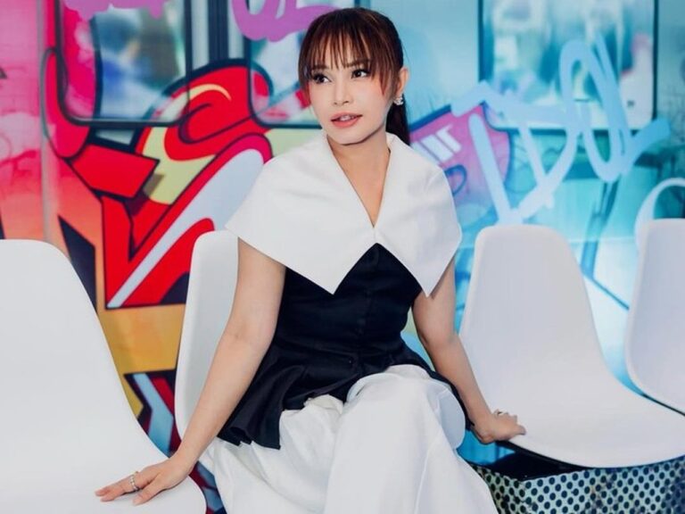 Penyanyi Rossa Sumbang Rp 500 Juta untuk Korban Bencana Alam di Sumatera