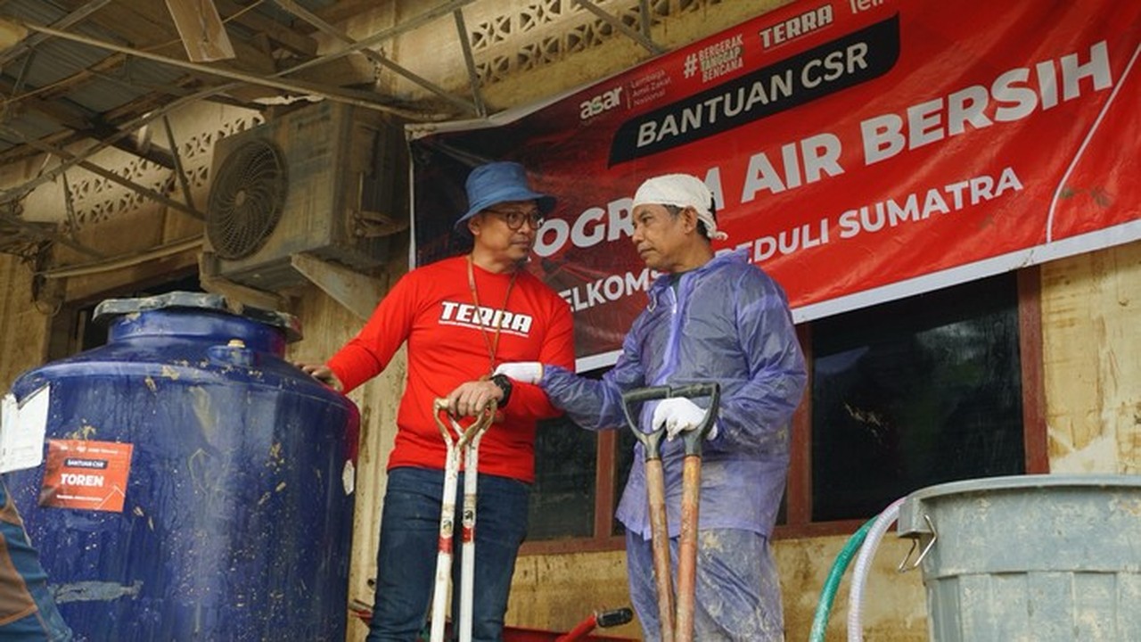Telkomsel Salurkan Bantuan Air Bersih dan Dapur Umum untuk Korban Bencana Aceh Tamiang