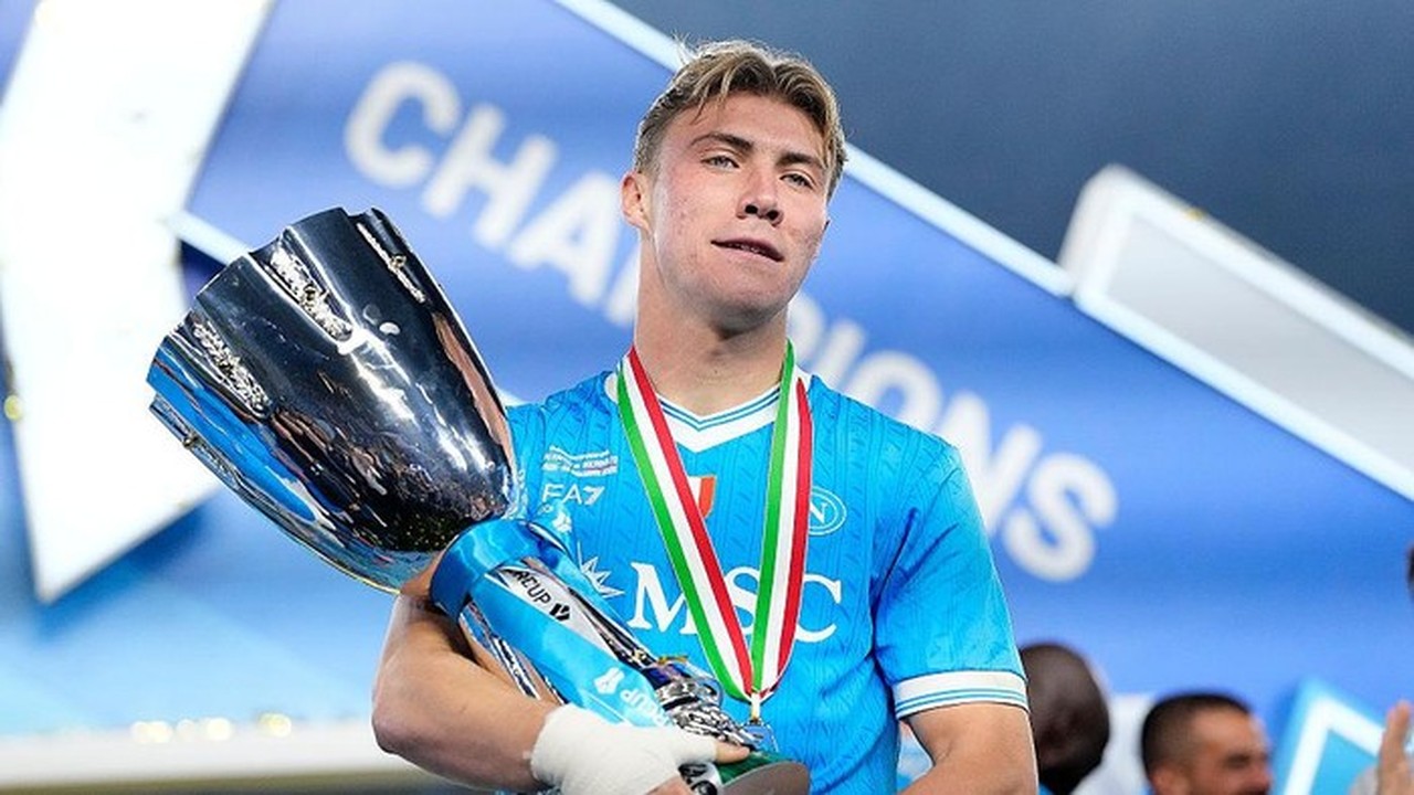 Conte Puji Hojlund: Masih Muda, Berkembang Pesat, dan Paham Peran di Napoli