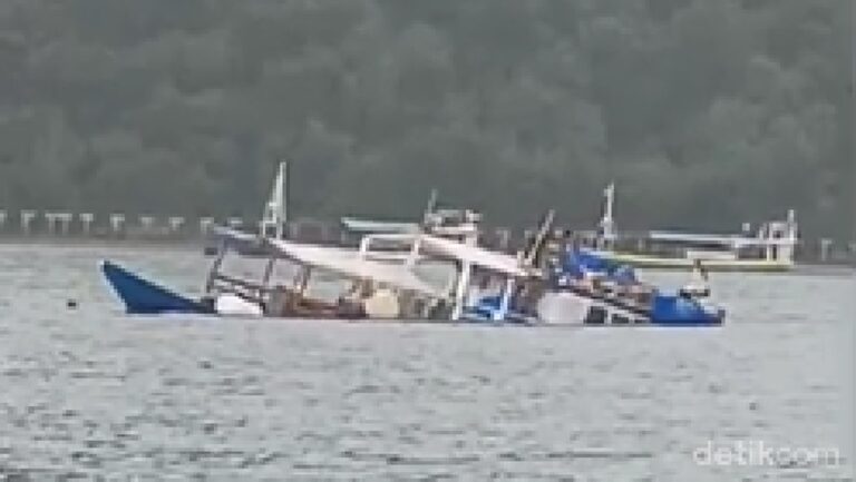 Kapal Pinisi Dewi Anjani Tenggelam di Labuan Bajo Akibat ABK Terlelap Tanpa Memompa Air