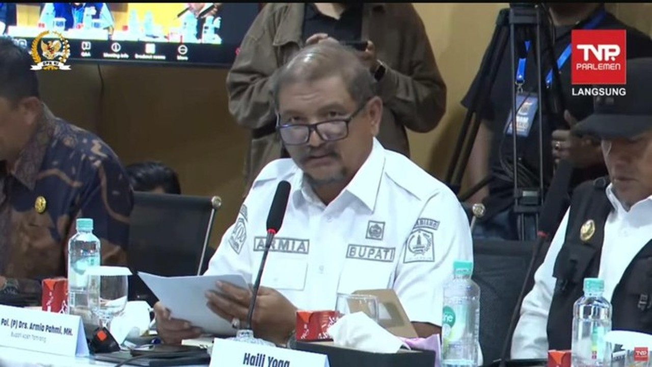 Bupati Aceh Tamiang Akui Sering Menangis Melihat Penderitaan Warga Korban Bencana