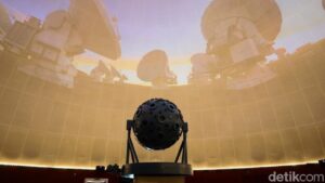 Panduan Lengkap: Cara Menuju Planetarium Jakarta di TIM Naik TransJ, KRL, MRT, dan LRT