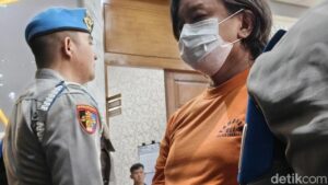 Pria Berjaket Ojol Gadungan Tembak Lansia di Bandung Setelah Transaksi Emas Palsu