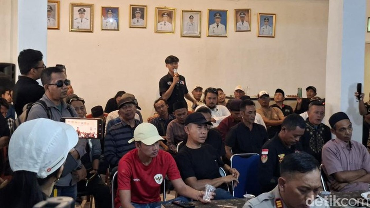 Warga Serang Tolak Sampah Tangsel: Air Lindi Bercucuran, Bau Menyengat di Jalan