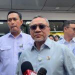 Menteri Zulhas dan Yandri Susanto Naik Motor ke Lokasi Panen Raya Bersama Prabowo di Karawang
