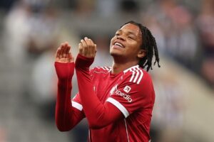 Arne Slot dan Richard Hughes Bersitegang di Liverpool Akibat Nasib Rio Ngumoha