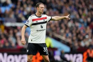 Jonny Evans Kembali ke Manchester United, Bantu Darren Fletcher sebagai Staf Manajer
