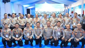 Prabowo Anugerahi Satyalancana Wira Karya untuk 9 Kapolres Atas Dedikasi Swasembada Pangan 2025