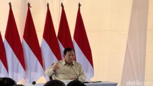 Prabowo Tanggapi Kritik Menteri Datang ke Bencana: Serba Salah, Tapi Harus Tetap Semangat