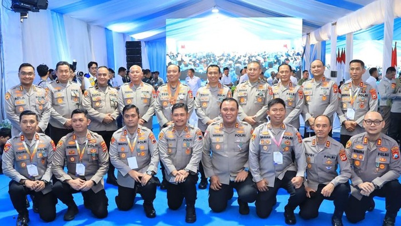 Prabowo Anugerahi Bintang Jasa untuk Wakapolri, Kabareskrim, dan Tokoh Pangan