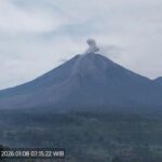 Gunung Semeru Kembali Meletus Empat Kali, Kolom Abu Capai 700 Meter