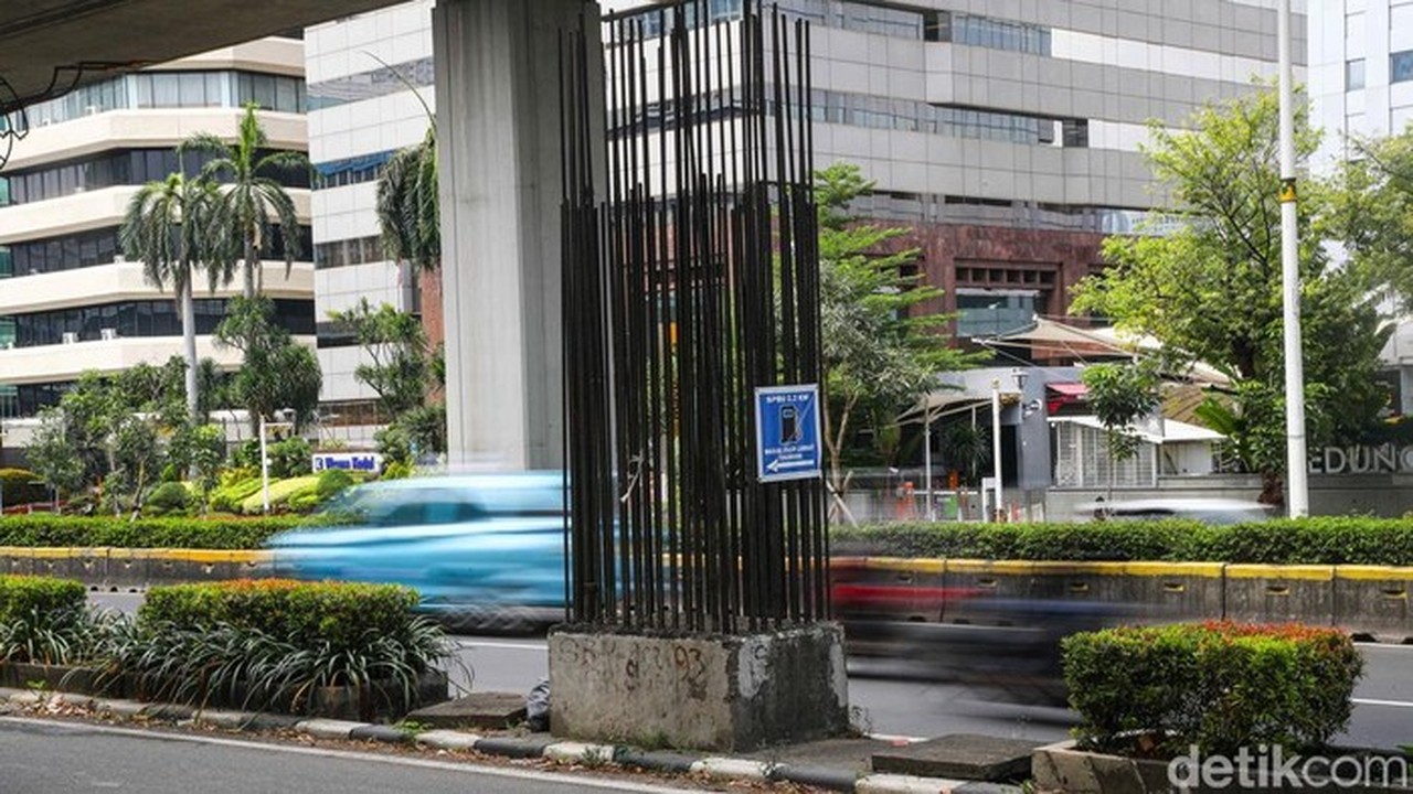 Tiang Monorel di Jl Rasuna Said Dibongkar, Penataan Jalan Ditarget Rampung September 2026 Tiang Monorel di Jl Rasuna Said Dibongkar, Penataan Jalan Ditarget Rampung September 2026