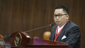 Pakar Hukum Nilai Jabatan Ketua MK Suhartoyo Ilegal, DPR Angkat Bicara