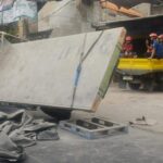Truk Material Terguling di Mampang, Lalu Lintas Jakarta Selatan Sempat Lumpuh Total