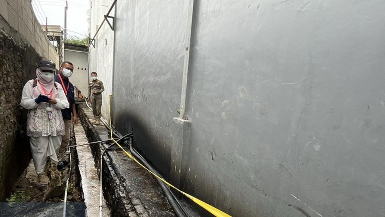 Pabrik Limbah Medis di Bogor Disegel Akibat Cemari Air Warga Parungpanjang Pabrik Limbah Medis di Bogor Disegel Akibat Cemari Air Warga Parungpanjang