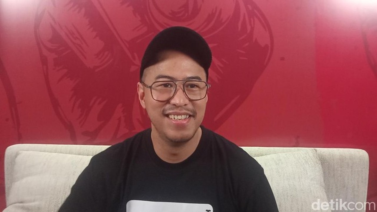 Komika Pandji Pragiwaksono Dilaporkan ke Polda Metro Jaya atas Dugaan Penistaan Agama Komika Pandji Pragiwaksono Dilaporkan ke Polda Metro Jaya atas Dugaan Penistaan Agama