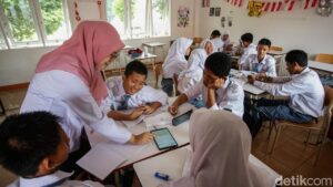 Sekolah Rakyat: Investasi Sosial Strategis Menuju Indonesia Emas 2045 Sekolah Rakyat: Investasi Sosial Strategis Menuju Indonesia Emas 2045