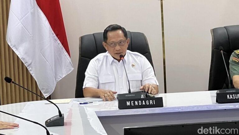 Mendagri Tito Karnavian Petakan Penanganan Bencana Sumatera, Fokus pada 7 Daerah di Aceh