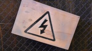 Buruh Pekalongan Tewas Tragis Tersengat Listrik Tiang Lampu Saat Buang Air Kecil