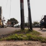 Anwar Pukul Tiang Listrik di Cikoko: Misi Mulia Bangunkan Pedagang dan Warga Subuh