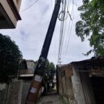 Tradisi Pukul Tiang Listrik di Cengkareng dan Cikoko: Penanda Waktu dan Pengaman Lingkungan