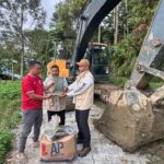 Andre Rosiade Kirim Dua Ekskavator Bantu Normalisasi Pasca-Longsor di Maninjau