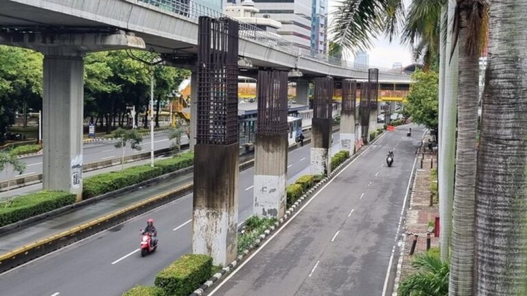 Warga Jaksel Sambut Pembongkaran Tiang Monorel Mangkrak: Solusi Macet dan Estetika Kota