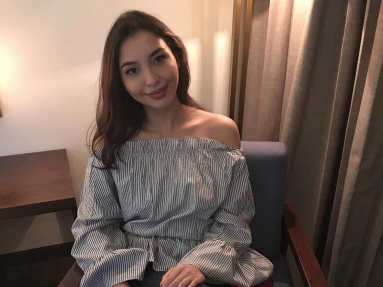Manohara Odelia Pinot Ungkap Alasan Putus dengan YouTuber Kristian Hansen: Ketidakjujuran Manohara Odelia Pinot Ungkap Alasan Putus dengan YouTuber Kristian Hansen: Ketidakjujuran