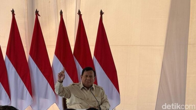 Prabowo: Menteri Serba Susah, Datang ke Bencana Dikritik, Tak Datang Dibilang Tak Peduli