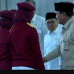 Kejutan di Peresmian Sekolah Rakyat: Siswa Serahkan Novel Karya Sendiri ke Presiden Prabowo